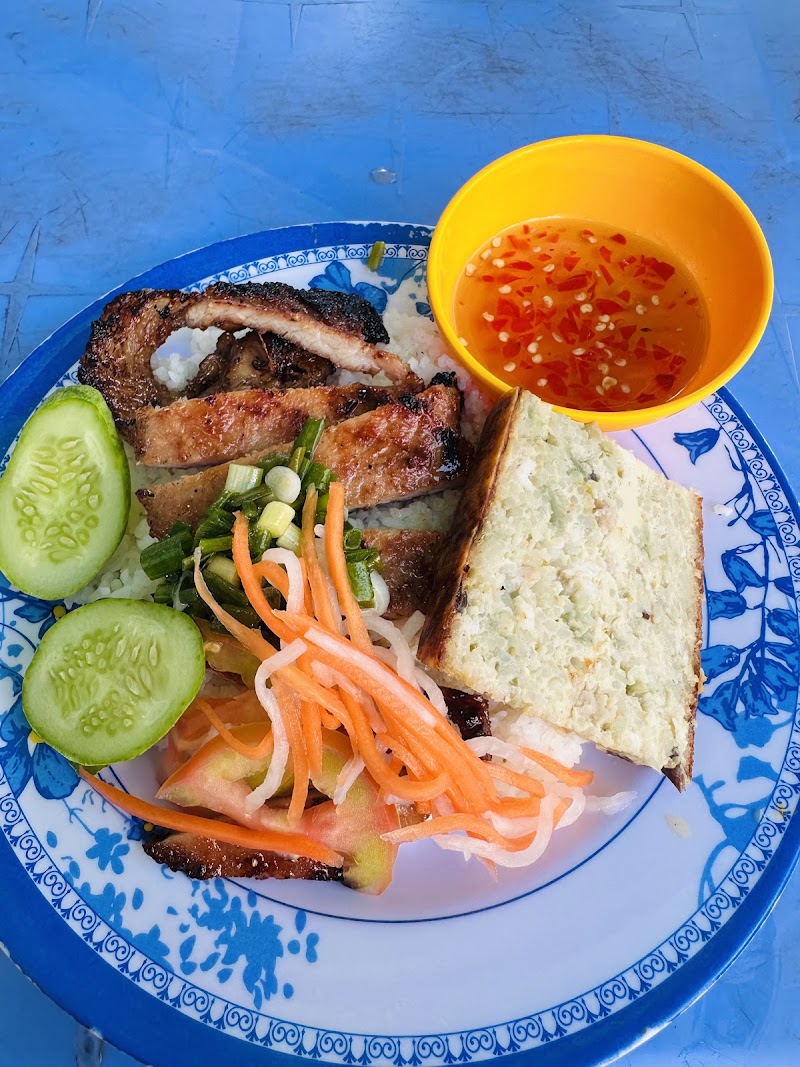 Cơm tấm Chị Thông